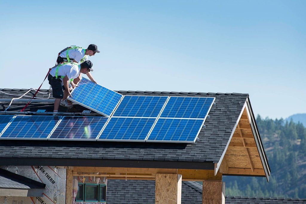 residential-solar-panel-installation-service-1024x684